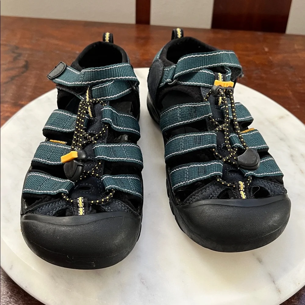 KEEN Newport H2 Waterproof Hiking Trail Hybrid Sandals Blue/Black Big Kids 5